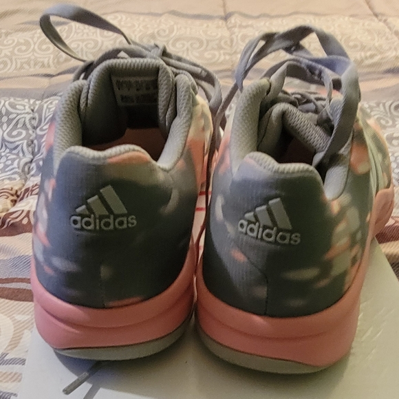 Womens Adidas shoes EUC - Picture 3 of 5